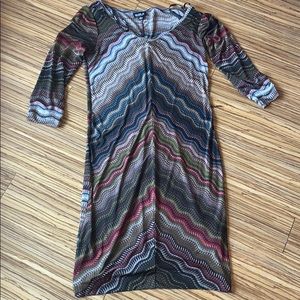 Cute Tie dye ish quarter length sleeve dress.